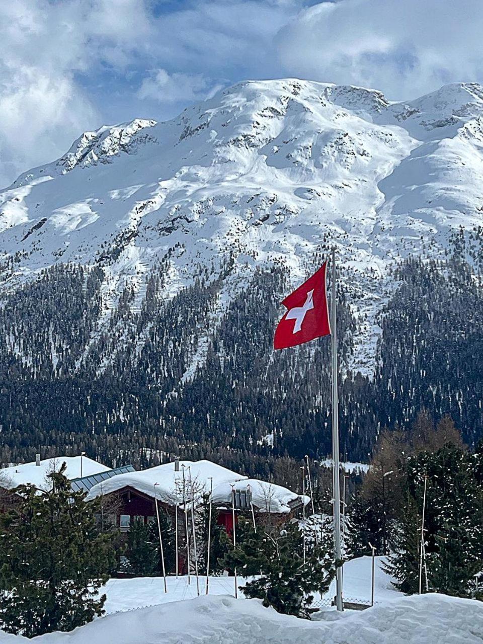 Sankt Moritz Suite Bagian luar foto